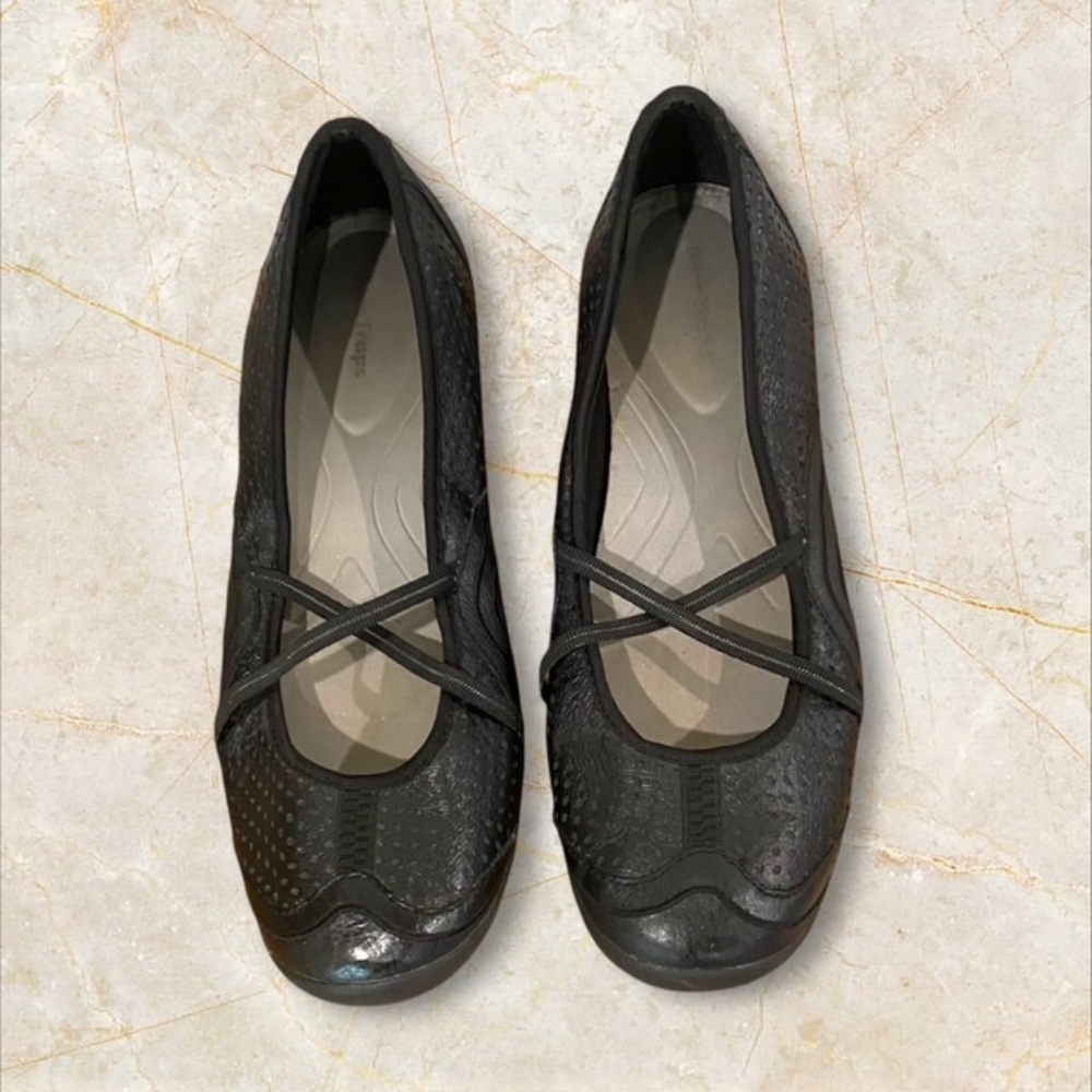 BareTraps Black Ballet Flat Shoes With Straps for Women Size 9